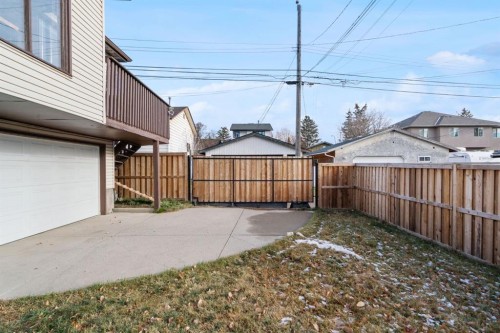 4507 37 Avenue Sw, Calgary, AB - Outdoor With Exterior