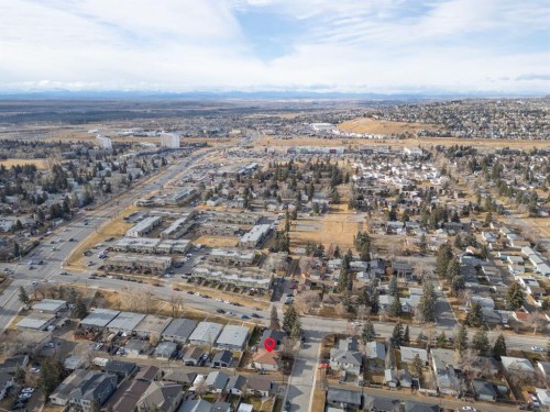 4507 37 Avenue Sw, Calgary, AB - Outdoor With View