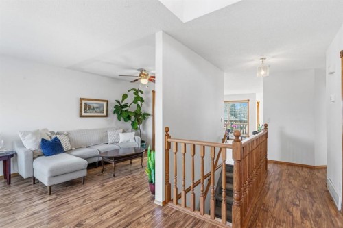 4507 37 Avenue Sw, Calgary, AB - Indoor Photo Showing Other Room