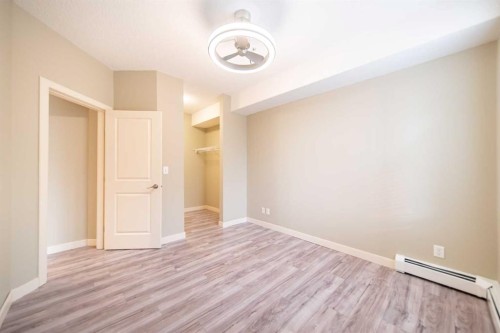 114-156 Country Village Circle Ne, Calgary, AB - Indoor Photo Showing Other Room