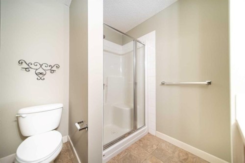 114-156 Country Village Circle Ne, Calgary, AB - Indoor Photo Showing Bathroom