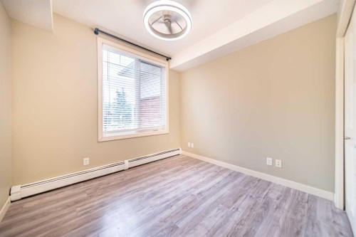 114-156 Country Village Circle Ne, Calgary, AB - Indoor Photo Showing Other Room