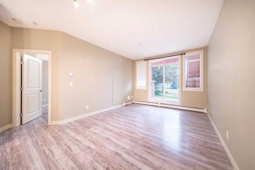 114-156 Country Village Circle Ne, Calgary, AB - Indoor Photo Showing Other Room