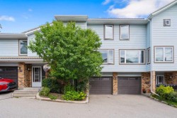 22 Coachway Gardens SW Calgary, AB T3H 2V9