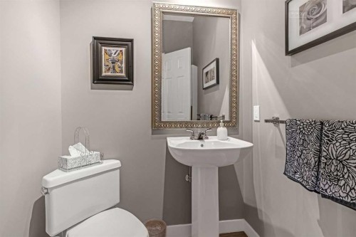 28 Prominence View Sw, Calgary, AB - Indoor Photo Showing Bathroom