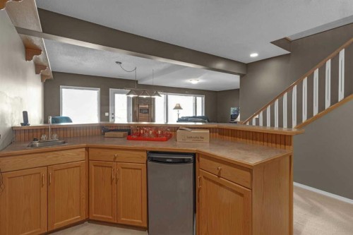 28 Prominence View Sw, Calgary, AB - Indoor Photo Showing Kitchen