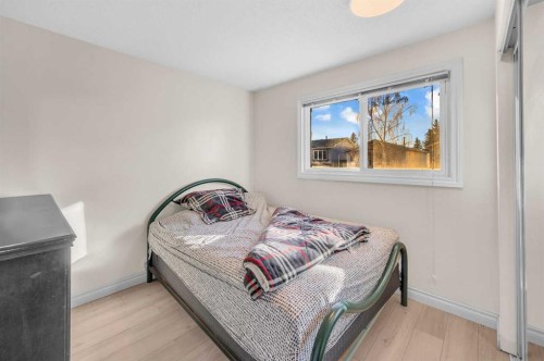 48 Faldale Close Ne, Calgary, AB - Indoor Photo Showing Bedroom