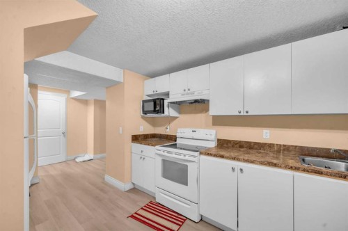 48 Faldale Close Ne, Calgary, AB - Indoor Photo Showing Kitchen