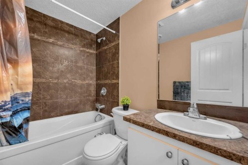 48 Faldale Close Ne, Calgary, AB - Indoor Photo Showing Bathroom