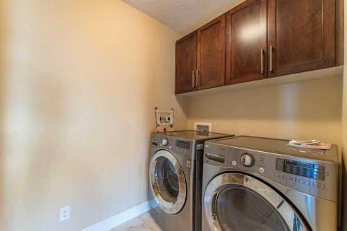1241 Westmount Drive, Strathmore, AB - Indoor Photo Showing Laundry Room