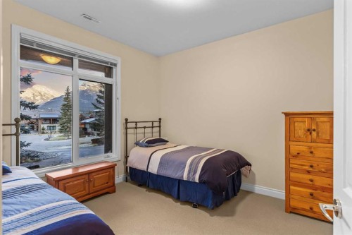 4 Prospect Close, Canmore, AB - Indoor Photo Showing Bedroom