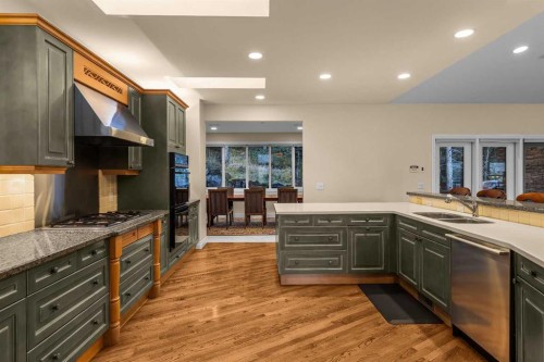 4 Prospect Close, Canmore, AB - Indoor Photo Showing Kitchen With Double Sink With Upgraded Kitchen