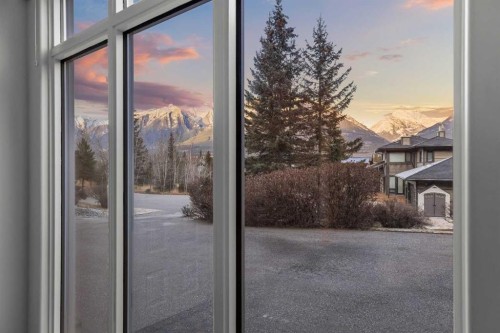4 Prospect Close, Canmore, AB - Indoor Photo Showing Other Room