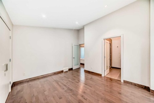3825 1 Street Ne, Calgary, AB - Indoor Photo Showing Other Room