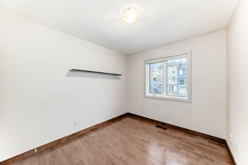 3825 1 Street Ne, Calgary, AB - Indoor Photo Showing Other Room