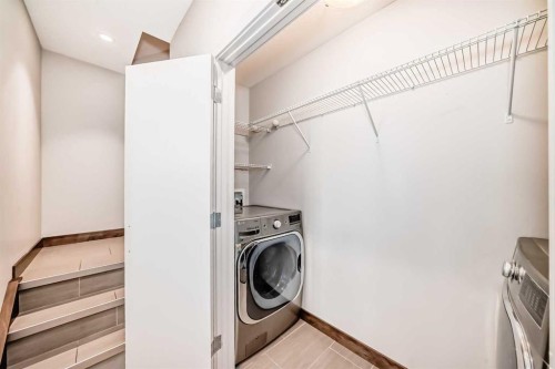 3825 1 Street Ne, Calgary, AB - Indoor Photo Showing Laundry Room