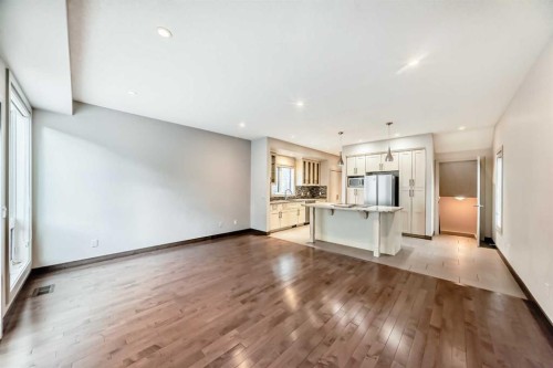 3825 1 Street Ne, Calgary, AB - Indoor Photo Showing Kitchen