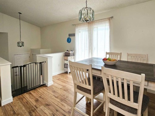 94 Hidden Spring Green Nw, Calgary, AB - Indoor Photo Showing Dining Room