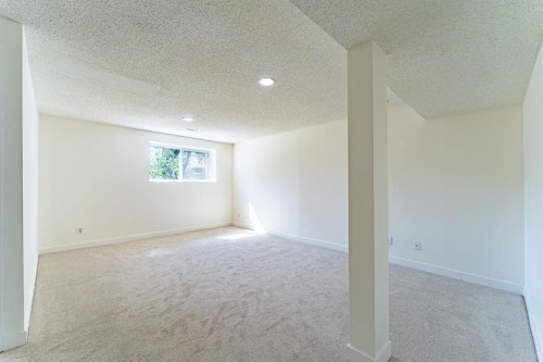 344 Templeview Drive Ne, Calgary, AB - Indoor Photo Showing Other Room