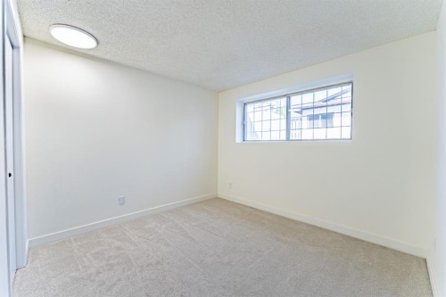 344 Templeview Drive Ne, Calgary, AB - Indoor Photo Showing Other Room