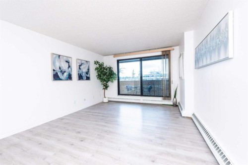 311-9800 Horton Road Sw, Calgary, AB - Indoor Photo Showing Other Room