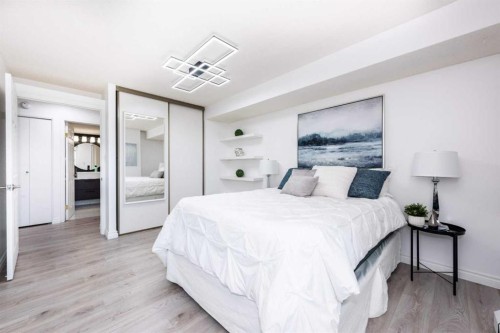 311-9800 Horton Road Sw, Calgary, AB - Indoor Photo Showing Bedroom