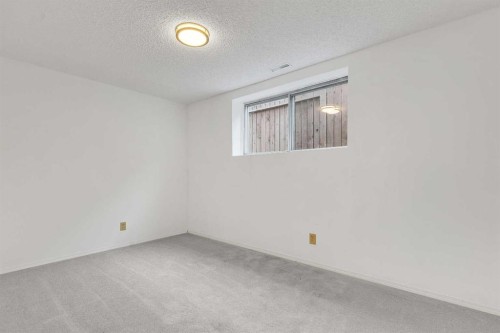 2948 Doverville Crescent Se, Calgary, AB - Indoor Photo Showing Other Room