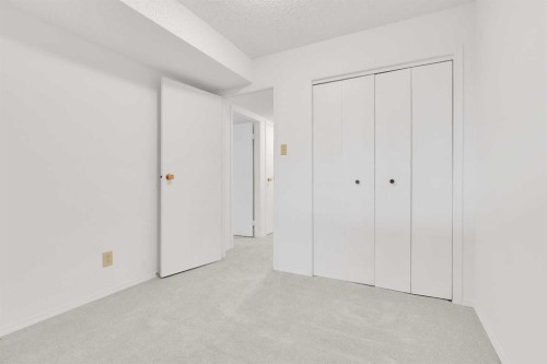 2948 Doverville Crescent Se, Calgary, AB - Indoor Photo Showing Other Room