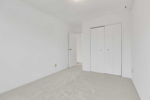 2948 Doverville Crescent Se, Calgary, AB - Indoor Photo Showing Other Room