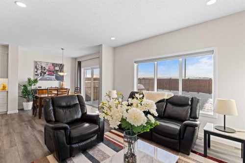 492 Chinook Gate Square Sw, Airdrie, AB - Indoor Photo Showing Living Room