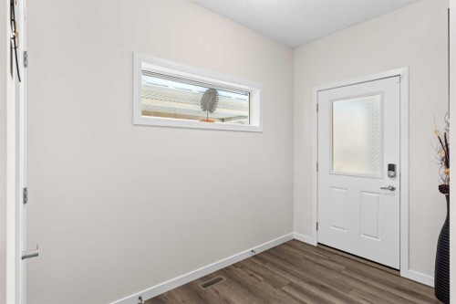 492 Chinook Gate Square Sw, Airdrie, AB - Indoor Photo Showing Other Room