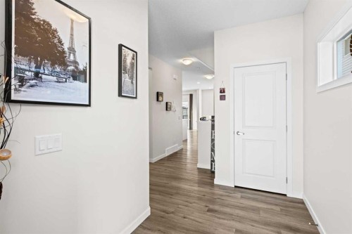 492 Chinook Gate Square Sw, Airdrie, AB - Indoor Photo Showing Other Room