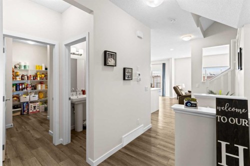 492 Chinook Gate Square Sw, Airdrie, AB - Indoor Photo Showing Other Room