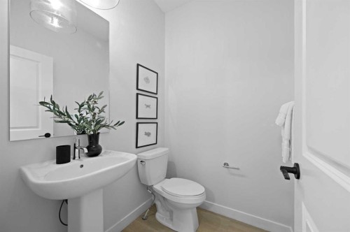 111 Fireside Street, Cochrane, AB - Indoor Photo Showing Bathroom