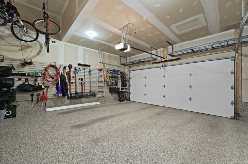 76 Legacy Circle Se, Calgary, AB - Indoor Photo Showing Garage