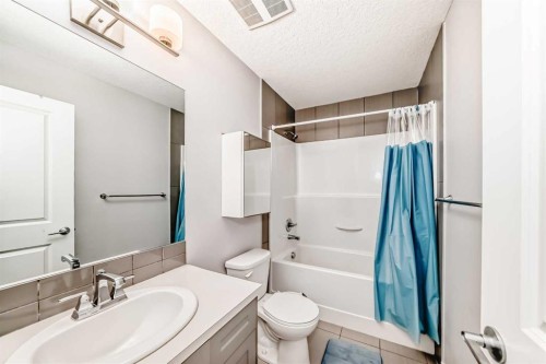 1810 Baywater Drive Sw, Airdrie, AB - Indoor Photo Showing Bathroom