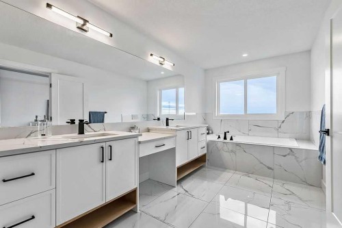 29 North Bridges Landing, Langdon, AB - Indoor Photo Showing Bathroom