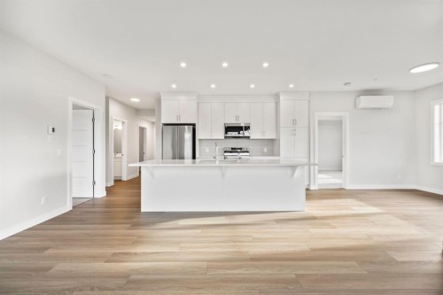 2202-2117 81 Street Sw, Calgary, AB - Indoor Photo Showing Kitchen With Upgraded Kitchen