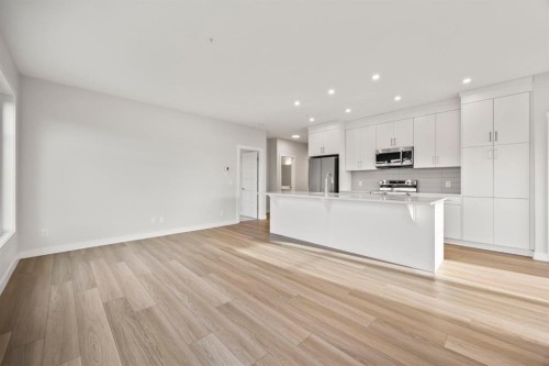 2202-2117 81 Street Sw, Calgary, AB - Indoor Photo Showing Kitchen With Upgraded Kitchen