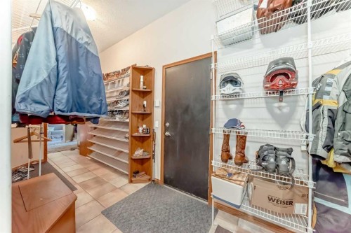67 Evergreen Rise Sw, Calgary, AB - Indoor