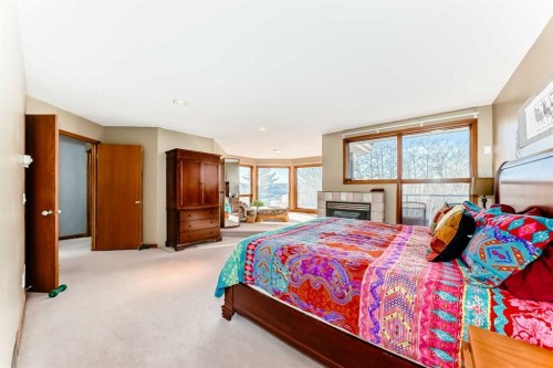 67 Evergreen Rise Sw, Calgary, AB - Indoor Photo Showing Bedroom