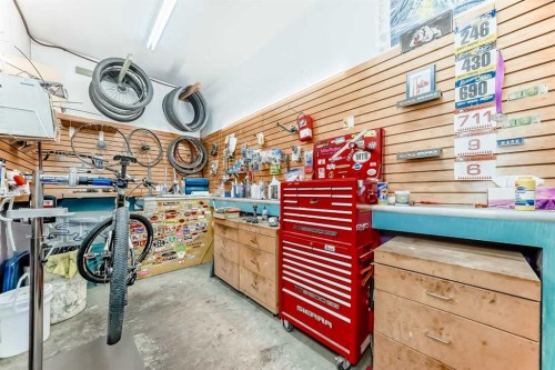 67 Evergreen Rise Sw, Calgary, AB - Indoor Photo Showing Other Room