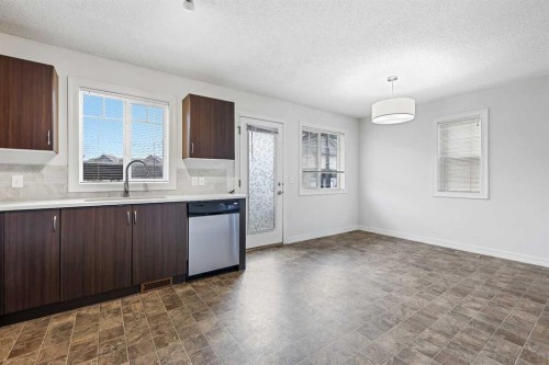 148 Copperpond Boulevard Se, Calgary, AB - Indoor Photo Showing Kitchen