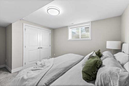 860 Archwood Road Se, Calgary, AB - Indoor Photo Showing Bedroom