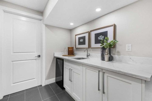 860 Archwood Road Se, Calgary, AB - Indoor