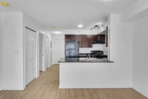 414-355 Taralake Way Ne, Calgary, AB - Indoor Photo Showing Kitchen