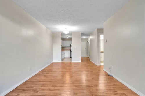 102-611 67 Avenue Sw, Calgary, AB - Indoor Photo Showing Other Room
