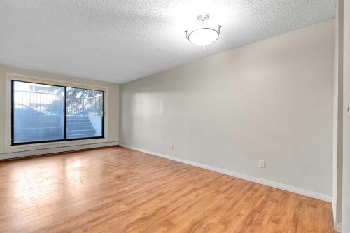 102-611 67 Avenue Sw, Calgary, AB - Indoor Photo Showing Other Room