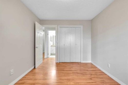 102-611 67 Avenue Sw, Calgary, AB - Indoor Photo Showing Other Room