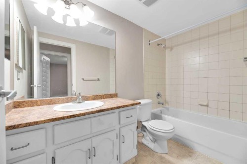 102-611 67 Avenue Sw, Calgary, AB - Indoor Photo Showing Bathroom